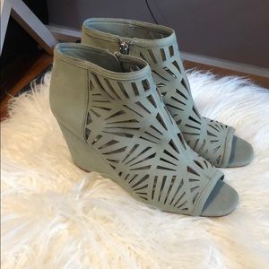 BCBGeneration cutout wedge